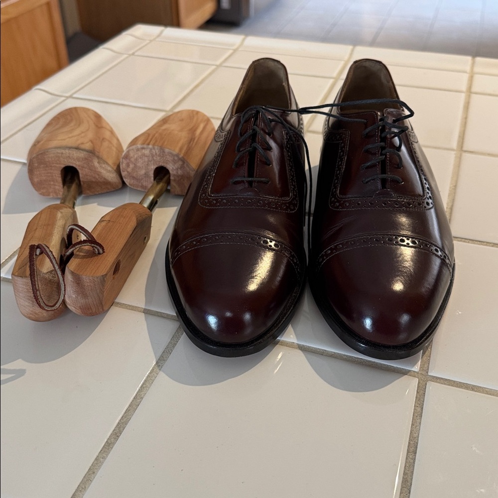 Bostonian Burgandy 9D/B leather Shoes 🐈‍⬛ & stretchers